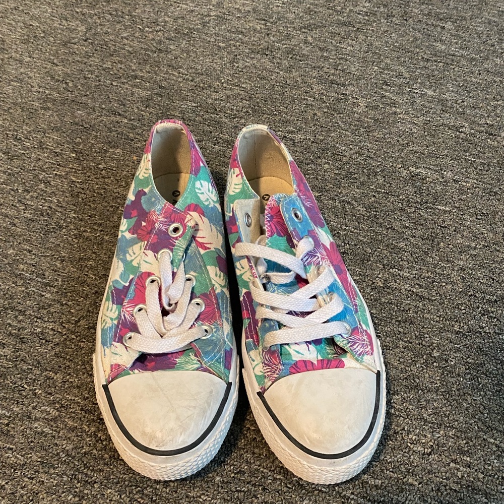 Flower printed air walks